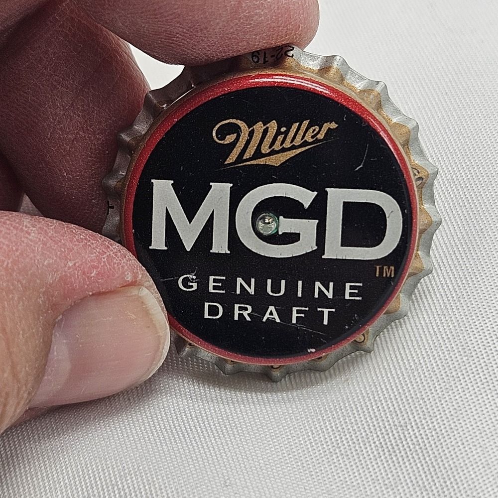 Lit Bottle Cap Hat Lapel Pin Miller MGD Genuine Draft Vintage Premium 90s Button